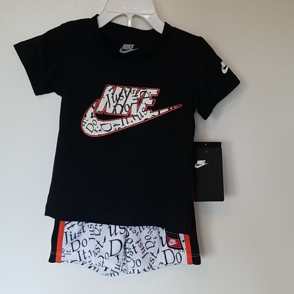 Baby/toddler New Nike 2piece set 24 months